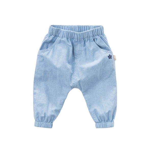 Locker geschnittene Babyhose